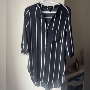 Forever 21 Black and White Casual Button Down Shirt Small